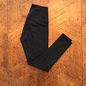 Beyond Yoga black leggings size S - midi length